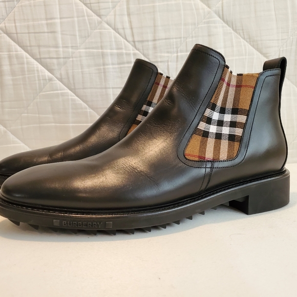 NWT$920 Burberry Men's Allostock Chelsea Black Signature Check Print Logo Boots - Picture 7 of 16